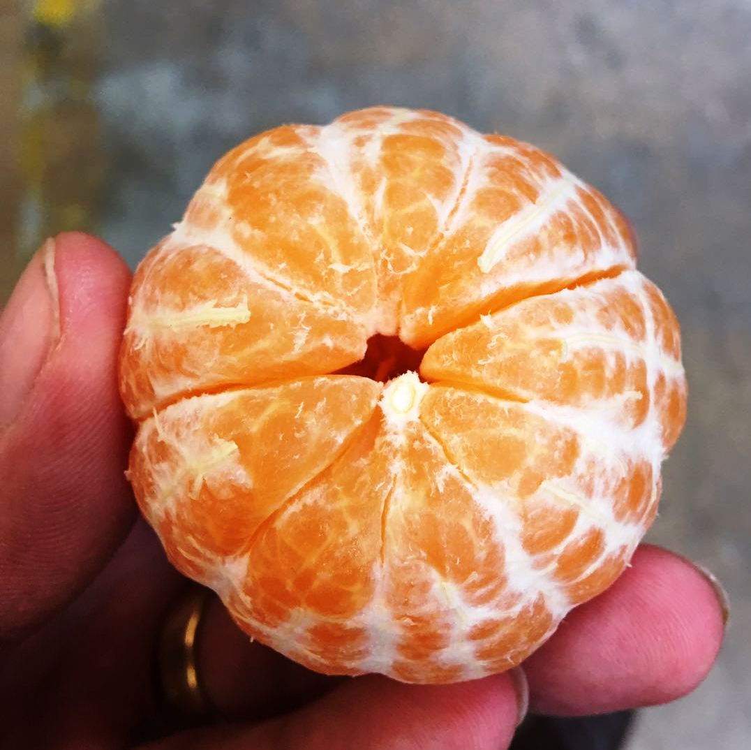 I will sell a mandarin - size 3.4 - loose - I class