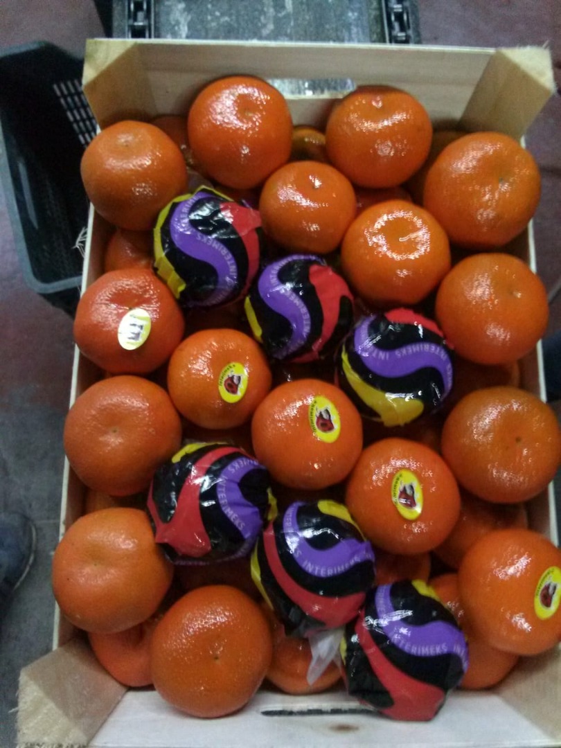 I will sell a mandarin from Turkey cal 1 to 5 inch 1 amount about 10 tons !!