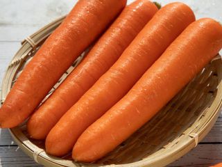 Variety China Small Long Fresh Carrot (80g-150g) S Size