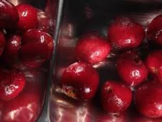 Specifications Fresh Cherry 1) Fresh cherry 2) Early large-size