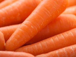 Fresh carrot Sizes S:80-150g M:150-200g L:200-250g XL:250-300g 3L:300g &