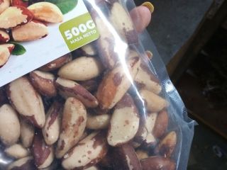 I will sell wholesale quantities of nuts, Italian, pistachios,