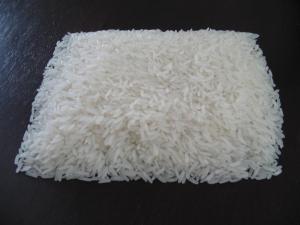 Specification Moisture: 14% Long Grain: 100% broken Grain classification: - obtained from the milling jasmine rice 100%, jasmine rice 5% and jasmine rice 10%
