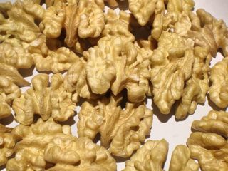 Buy processed walnuts of all varieties from Ukraine at
