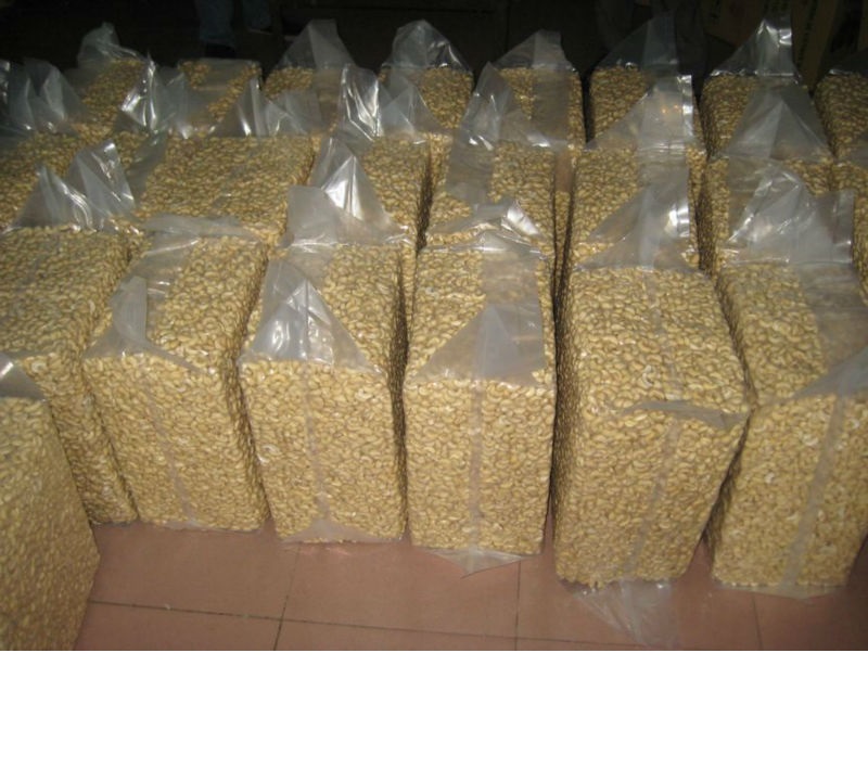 Specification of cashew nut: Product name: Cashew nut Class: W450, W240, W320, LP, SP, BB Type of cashew nut: Raw cashew nuts, roasted and salted in a silk