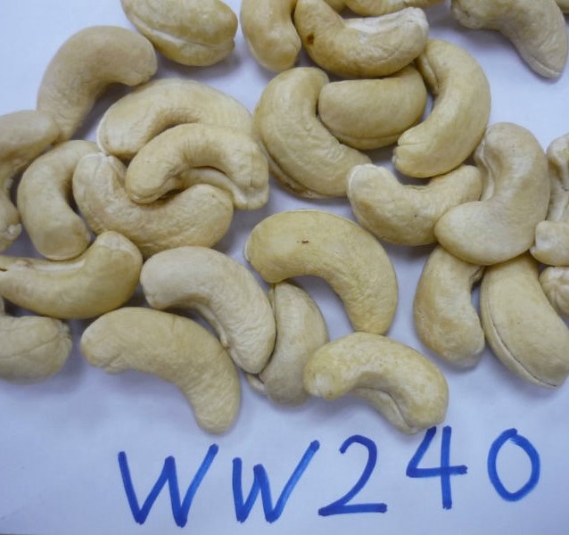 Specification of cashew nut: Product name: Cashew nut Class: W450, W240, W320, LP, SP, BB Type of cashew nut: Raw cashew nuts, roasted and salted in a silk