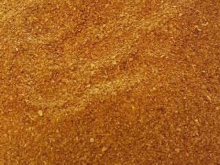 Corn DDGS Ideal feed for dairy cows and poultry.