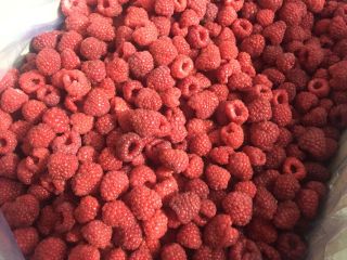 I will sell frozen raspberry, quantities: 8, 9, 10kg