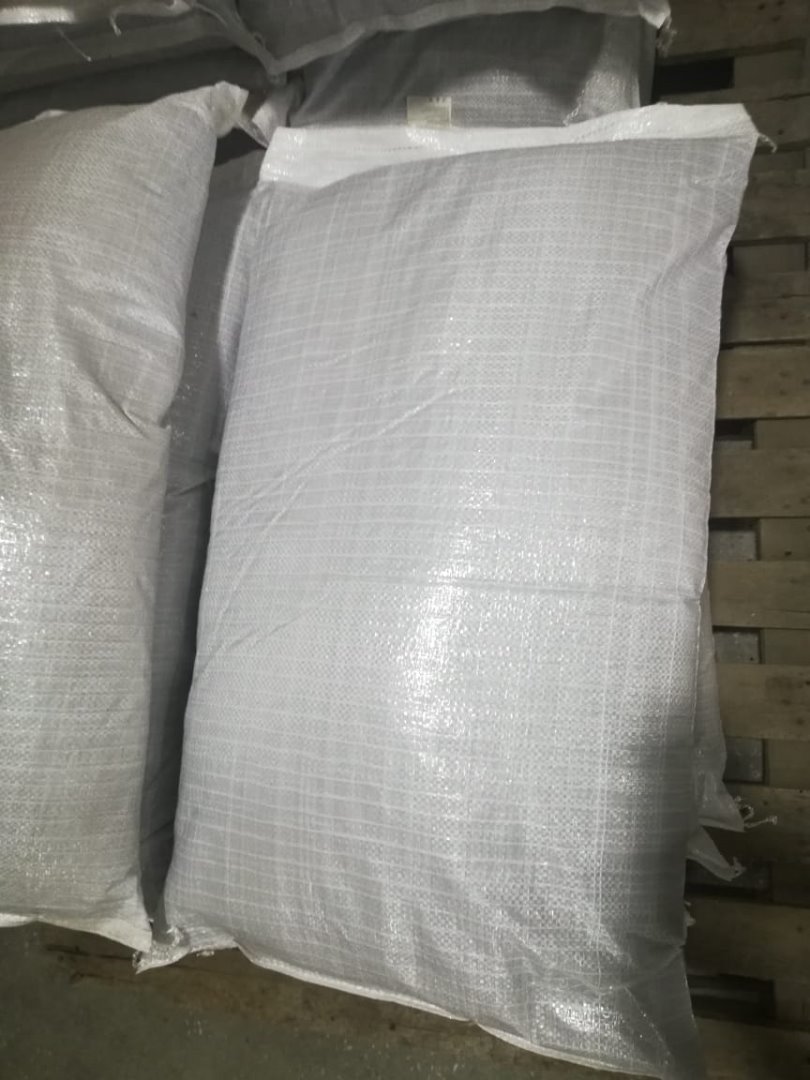 We propose to buy dehydrated red beet, size is 3-5 mm, cude shape, hydratation is 1/6
