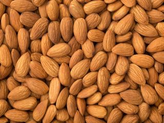 Type: almond Taste: sweet / salty Moisture: max. 6%