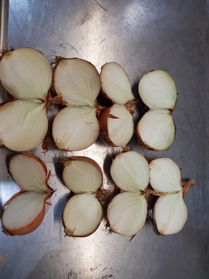 I will sell onions 50-70 in big swamps, 1000 kg