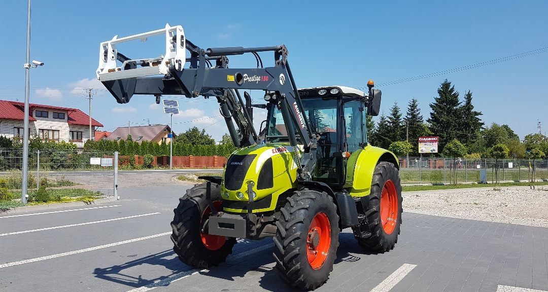 Claas Arion 610 Claas Arion 610 Traktor ist in perfekter Zustand, Scheckheft gepflegt, Unfall frei, keinen Problemen