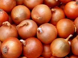 we have fresh onions from the Netherlands available for sale by e-mail or WhatsApp under the number