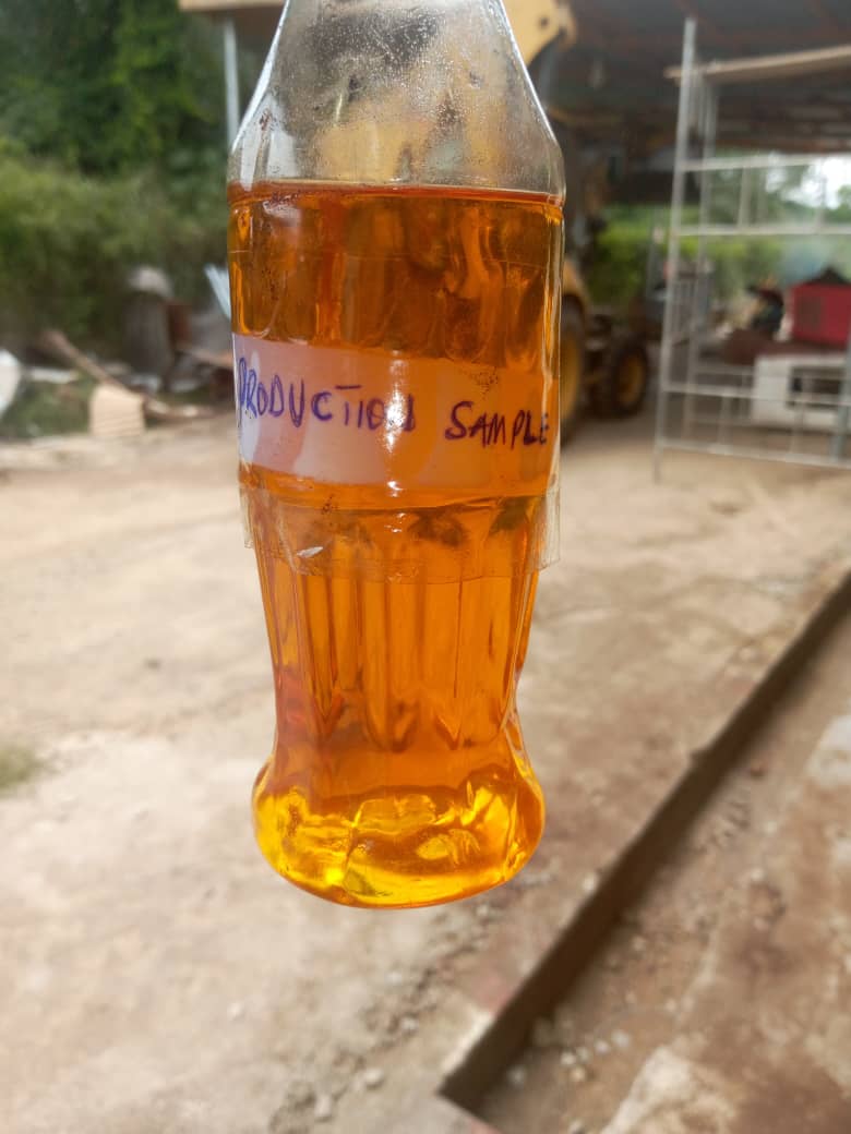 We sell large quantities of palm kernel oil