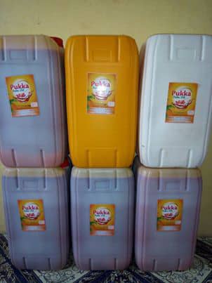 We sell large quantities of palm oil