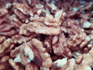 Hello, I will sell shelled walnuts, about 25 kg.