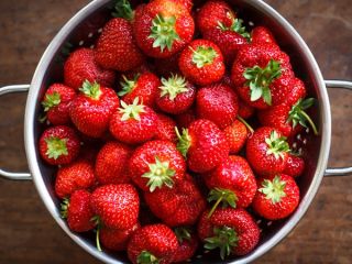 Strawberry please contact directly, What'sapp: email