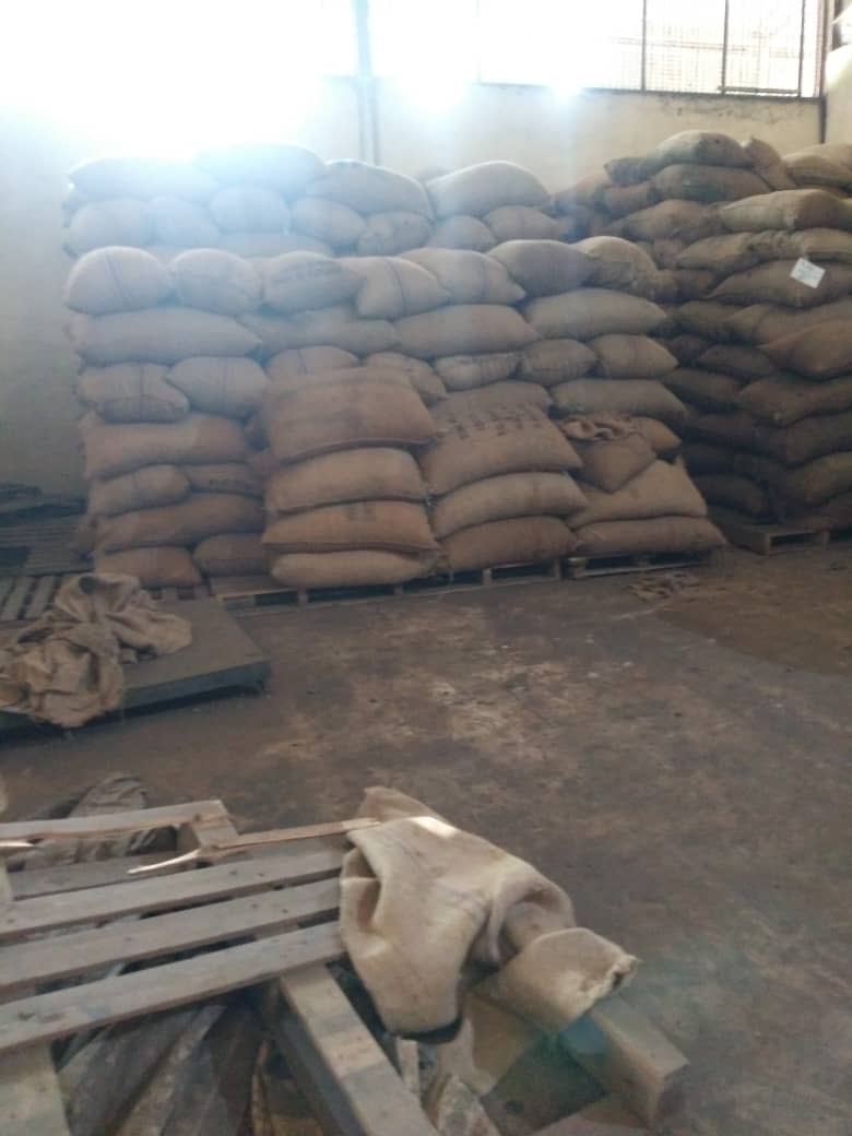 Raw Cashew Nuts Price:EUROS 1108.89 Brand:Nuts and Kernels Origin City:Ogbomosho Origin Country:Nigeria Port:Lagos Delivery Lead Time:35 Days Packaging:Travel