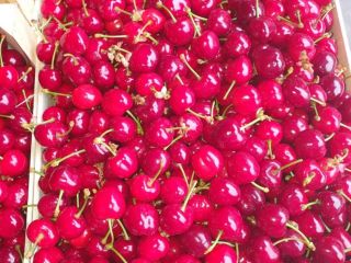 We offer seasonal fruits, berries and vegetables of the