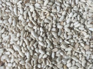 I am selling selected beans, white beans the price