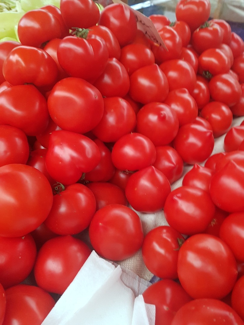 I'm selling fresh tomatoes