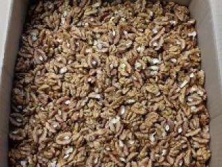 Dried, shelled walnuts. Perfect for baking. recommend