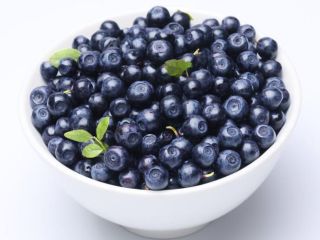 I will sell berries PLN 18 per liter.