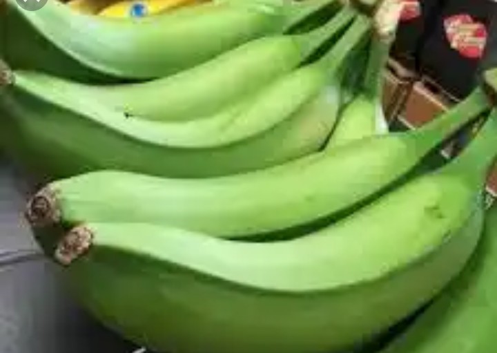 1 € per pieces of plantain, packed in 50kg bags