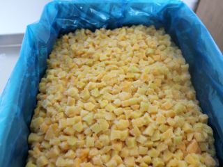 Frozen peach - cube wholesale Quantity 20 000 kg.