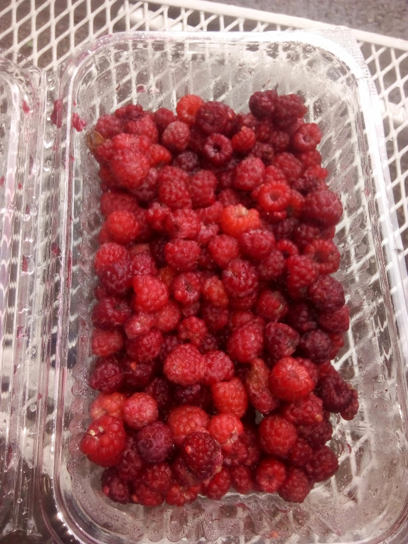 I'm selling fresh wild raspberries