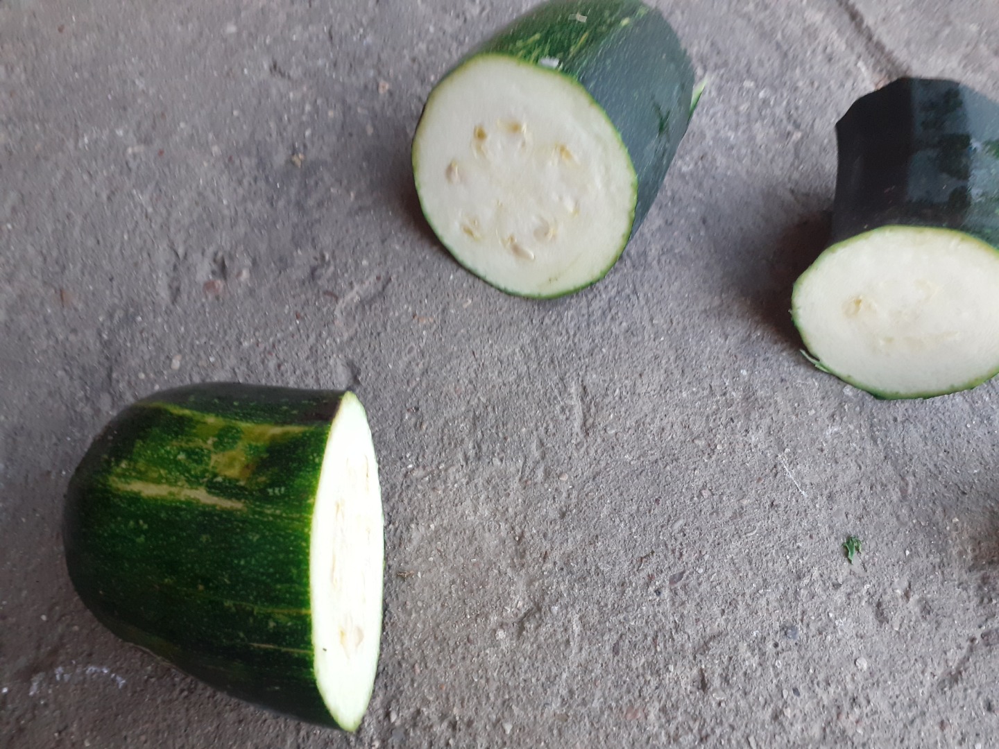 I'm shipping thick courgettes or a medium one