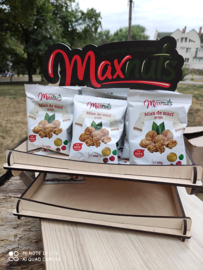 Walnuts with salt 40g Walnuts 40g + 20g honey Walnuts 40g