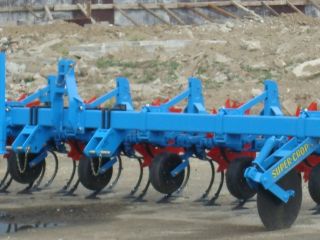 I AM SELLING a cultivator for spring, and some