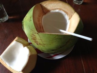 Możemy dostarczyć Fresh Coconut i inne produkty kokosowe.
