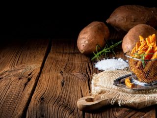 Organic potatoes for sale. Organic product controlled by Biokontroll