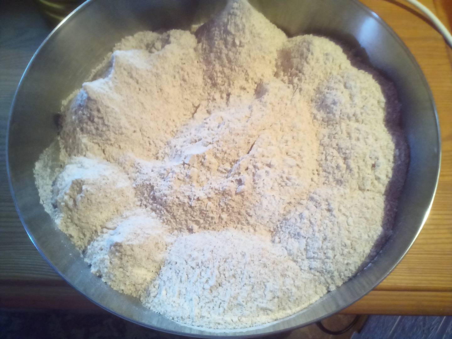 I offer for sale an organic, stone mill, freshly ground whole wheat flour, both in small and large batches! Price: in bulk 350 HUF / kg 1-4 kg 450 HUF / kg