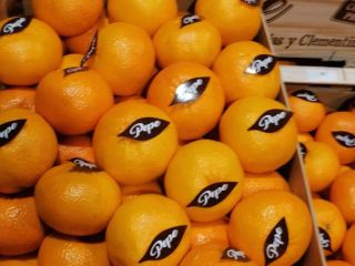 I will sell an orange and a mandarin from