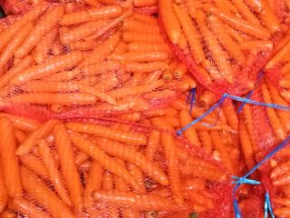 Hello. I will sell a beautiful, washed carrot. Bag