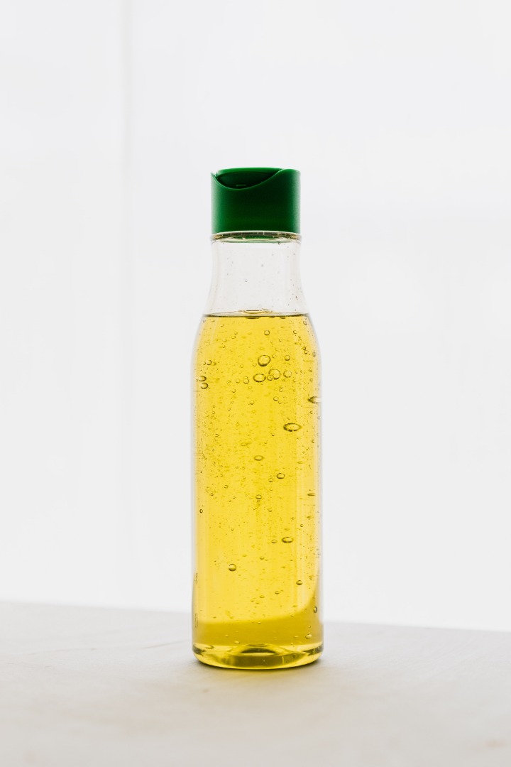 Hydrochloric Acid, Category 3 FATS, PARAFFIN Hello, we are a leading supplier of various types of raw materials