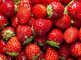 Selling High Quality Frozen Strawberries from Romania 2020 crop.