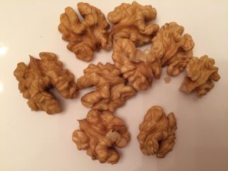 20 kg shelled walnuts without garbage, halves and quarters