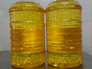 We package our Refined Soybean Oil in bulk or