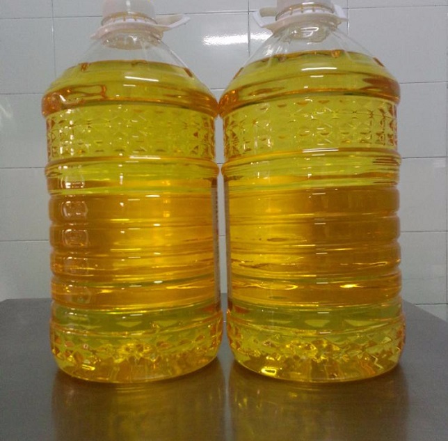 We package our Refined Soybean Oil in bulk or pet bottles