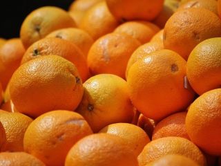 I will sell oranges in bulk. Country of origin: