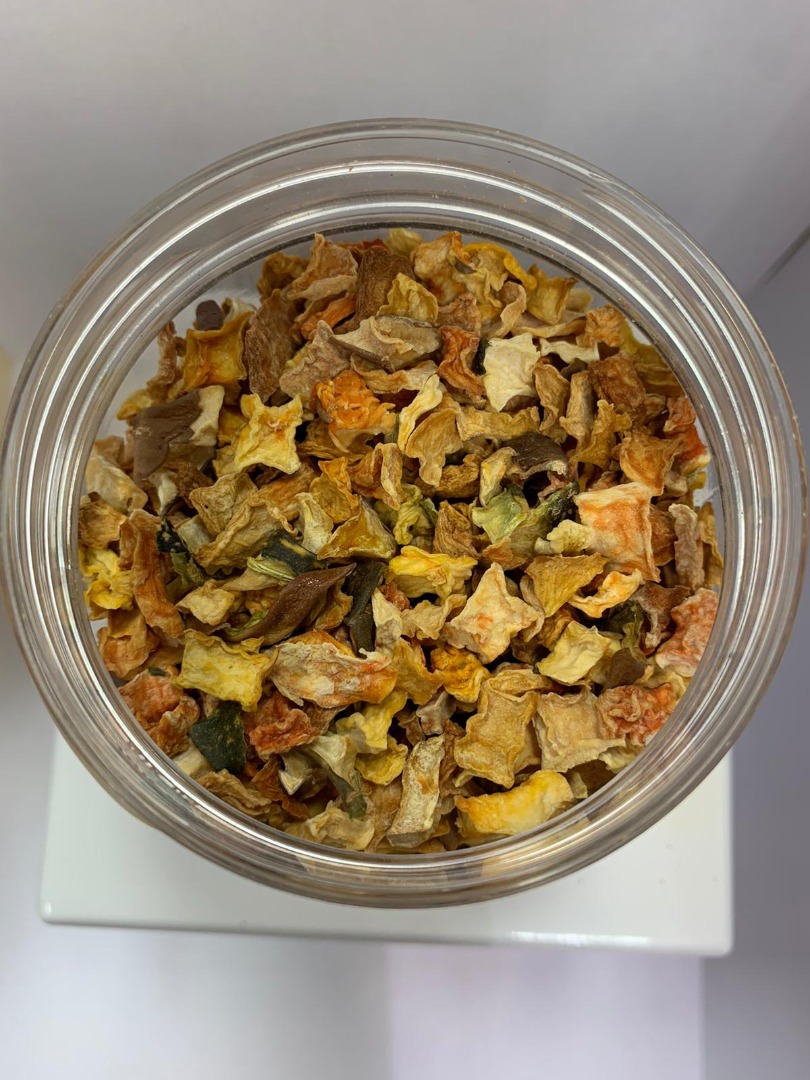 We import dried red and green peppers from Uzbekistan, dried dill, needle, dried parsley, dried leek, dried beetroot, dried carrot, dried pumpkin with and