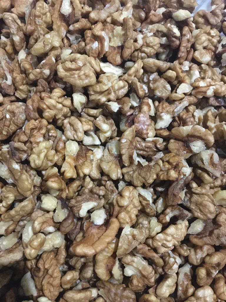 I will sell a shelled walnut - Half - 26.7 PLN / kg, Half extra - 29.9 PLN / kg Packed in a cardboard box of 10 kg on a sheet of 540 kg