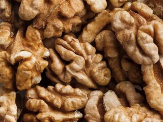 Hello. I will sell shelled walnuts in bulk. Minimum