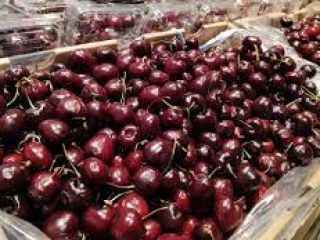 Large cherries are sold in boxes of 2 kg