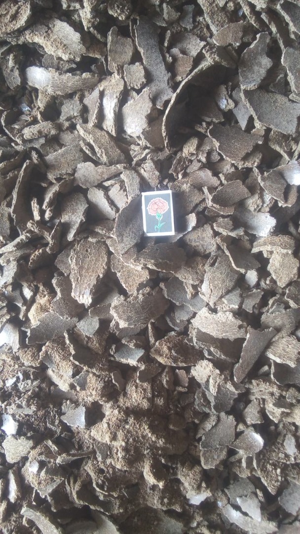 Dear Sir or Madam! We currently sell high-protein linseed cake in flakes