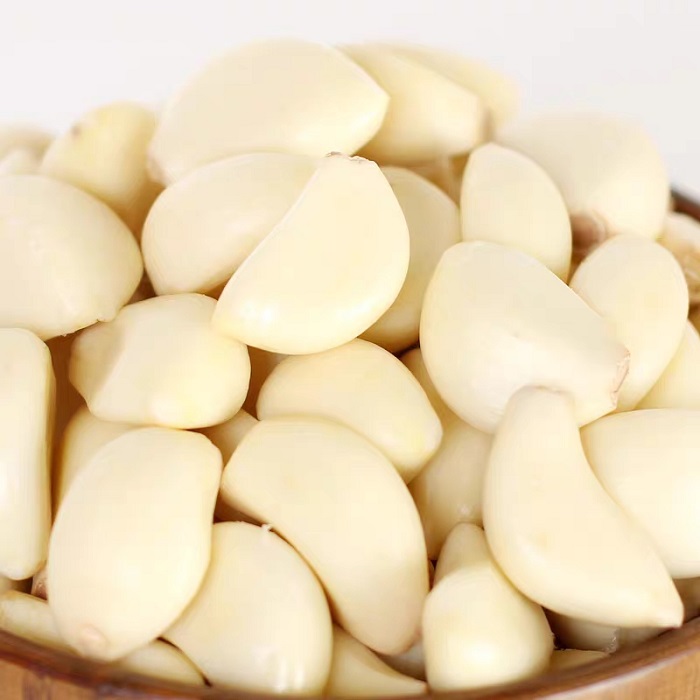 Garlic nutrient-rich: every 100 grams of water containing 69.8 grams, 4.4 grams of protein, 0.2 grams of fat, carbon garlic Garlic (22 sheets) Water compound